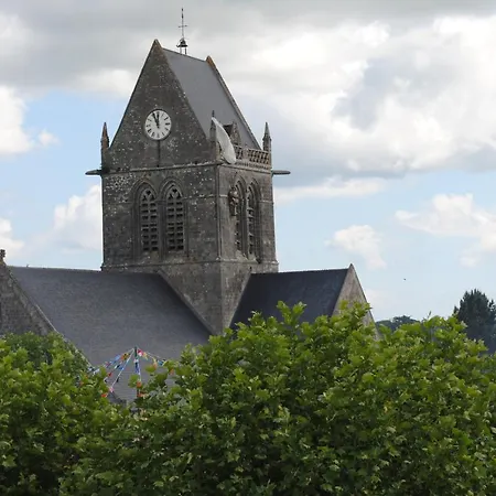 Gite De La Place De L'Eglise Sainte-Mere-Eglise Exterior photo