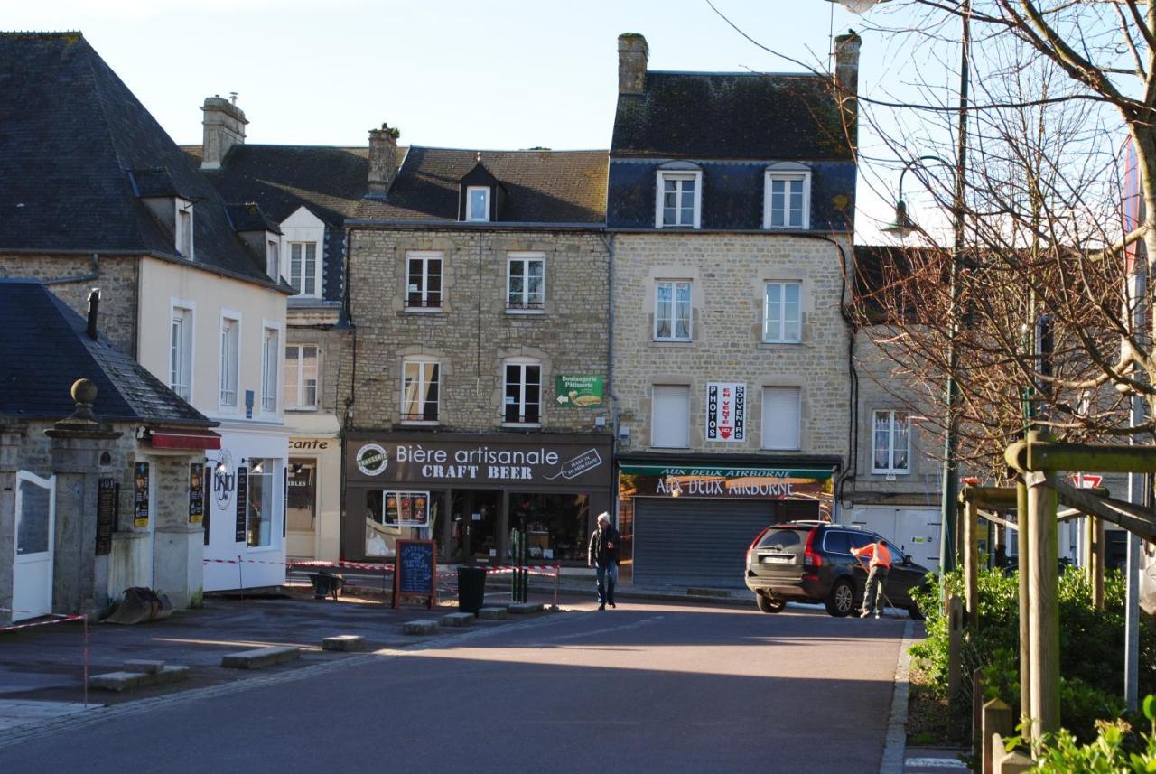 De La Place De L'eglise